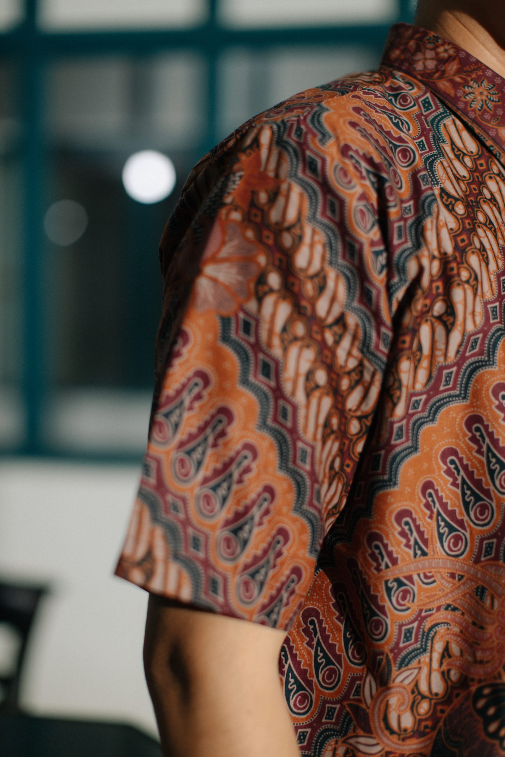 Hem Batik Pria Amita 8802 Lengan Pendek Warna Cokelat Teracotta Motif Parang Modifikasi Batik Iskandartex