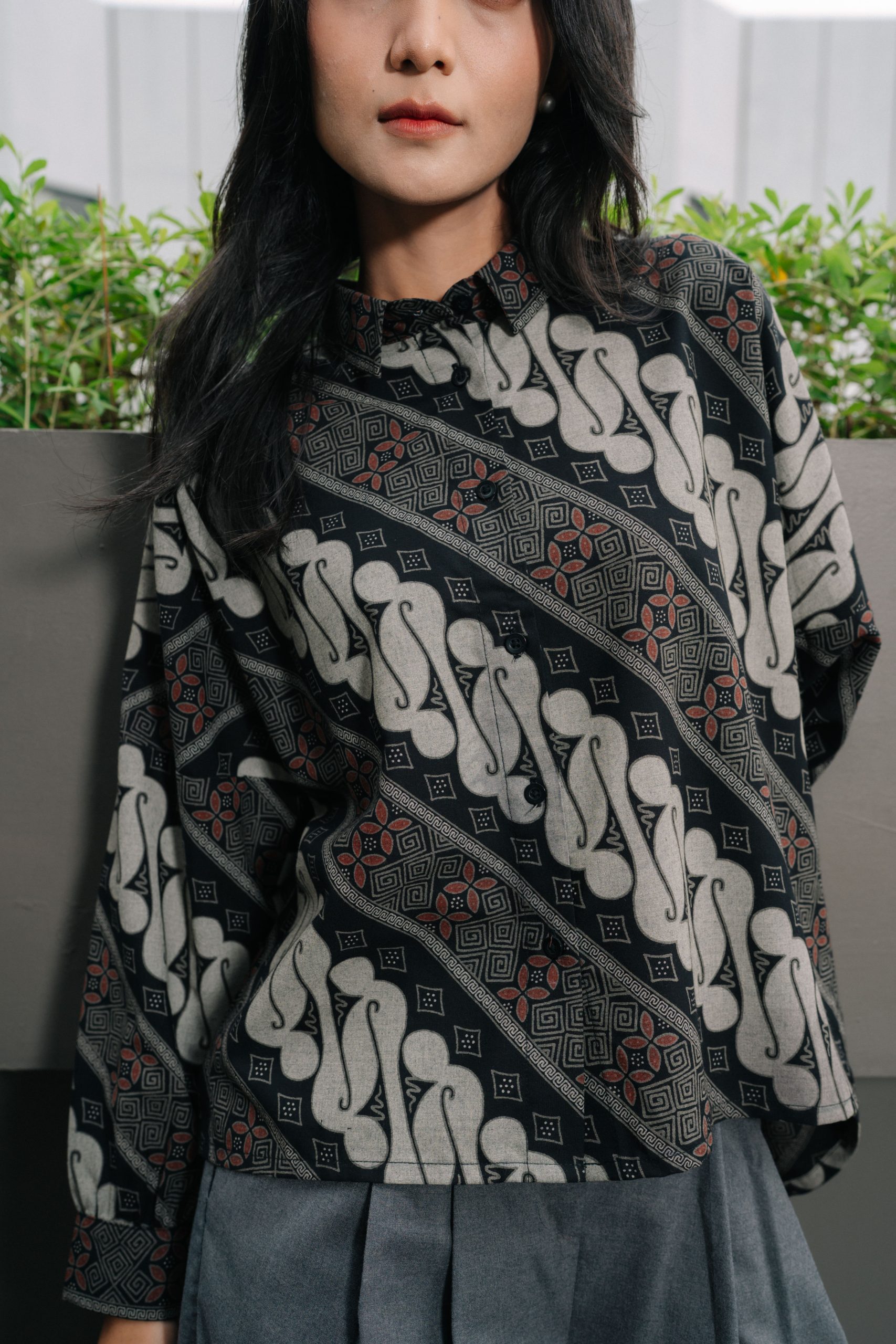 Batik modern monochrome motif diagonal contemporary.