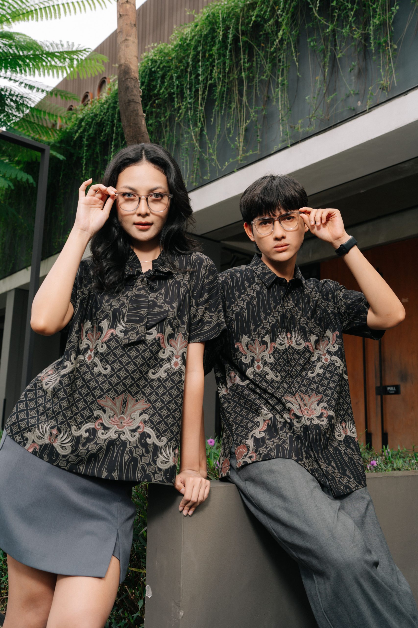 Batik modern monochrome motif diagonal contemporary.