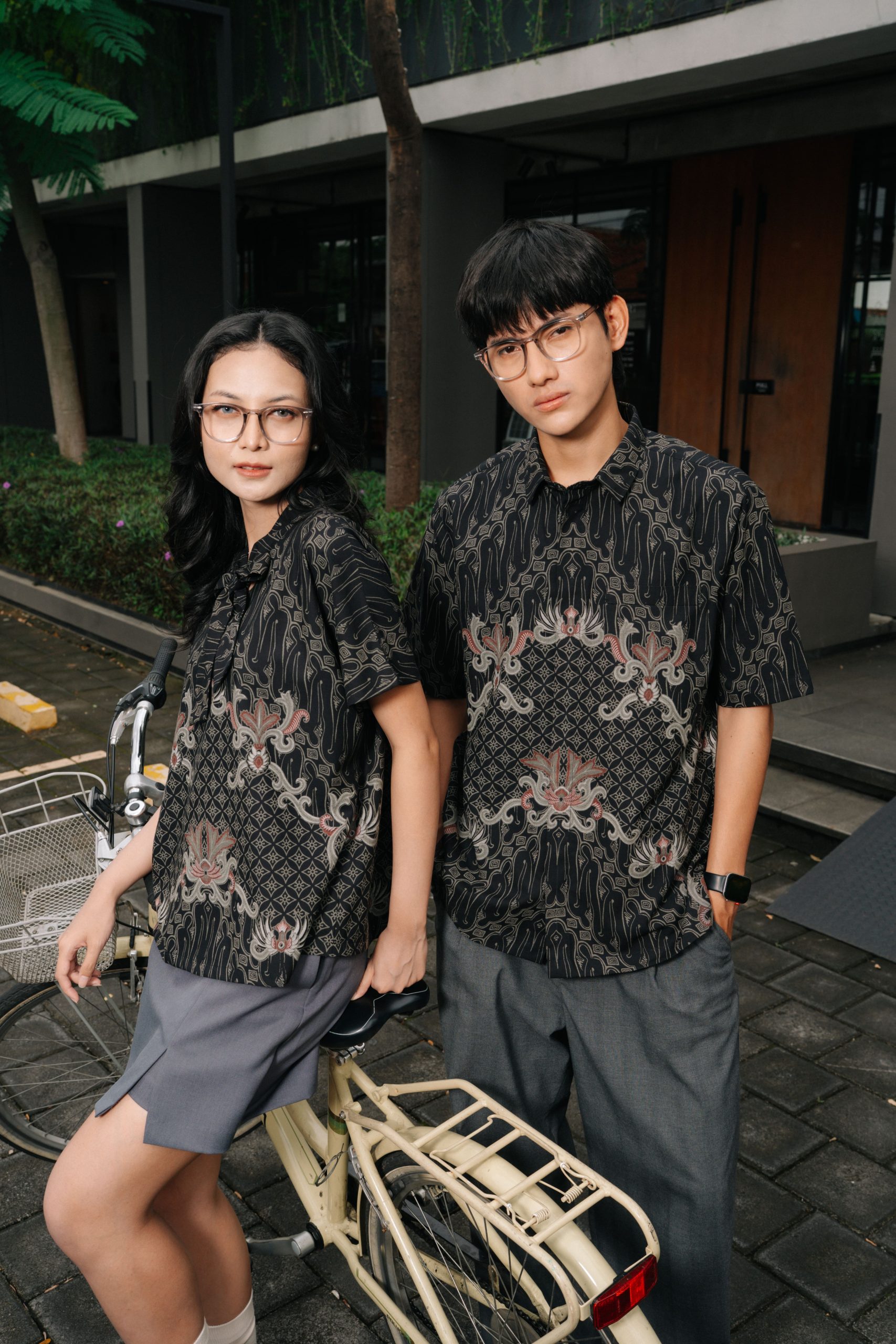 Batik modern monochrome motif diagonal contemporary.
