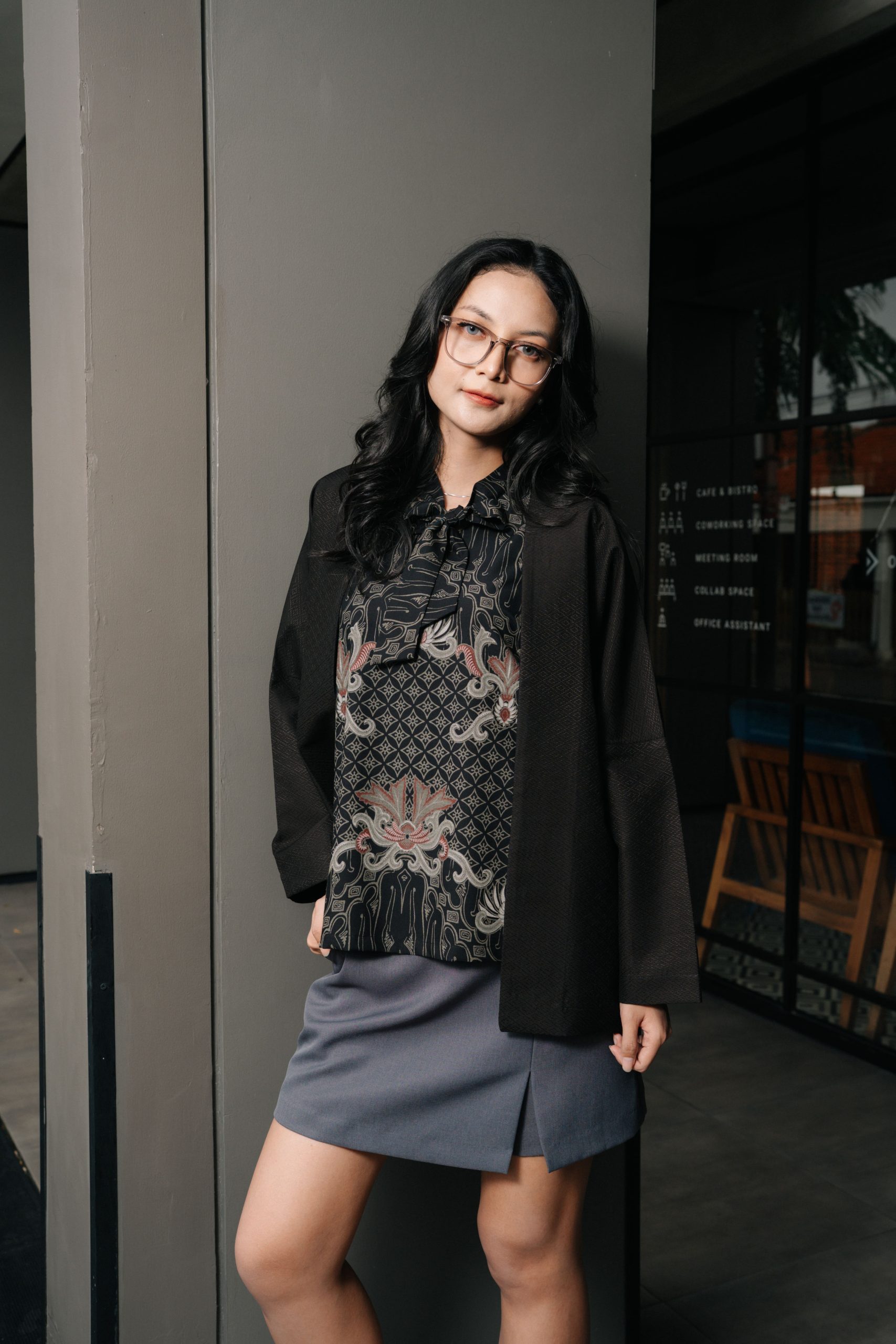 Batik modern monochrome motif diagonal contemporary.
