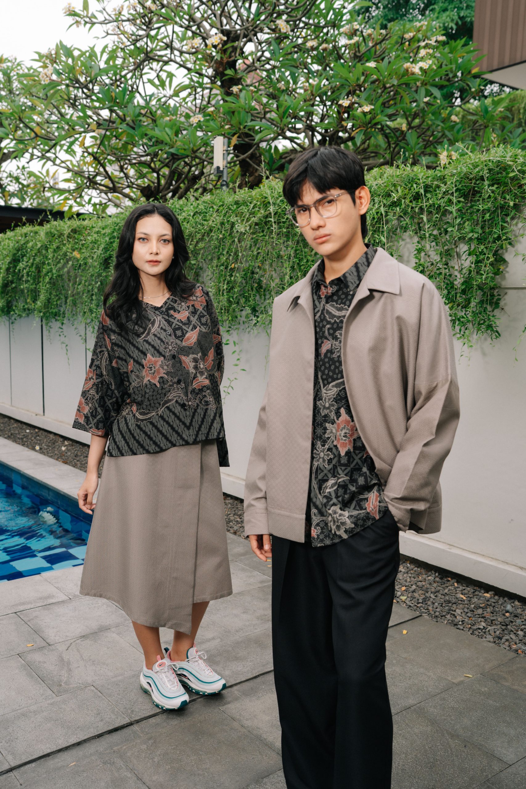 Batik modern monochrome motif diagonal contemporary.