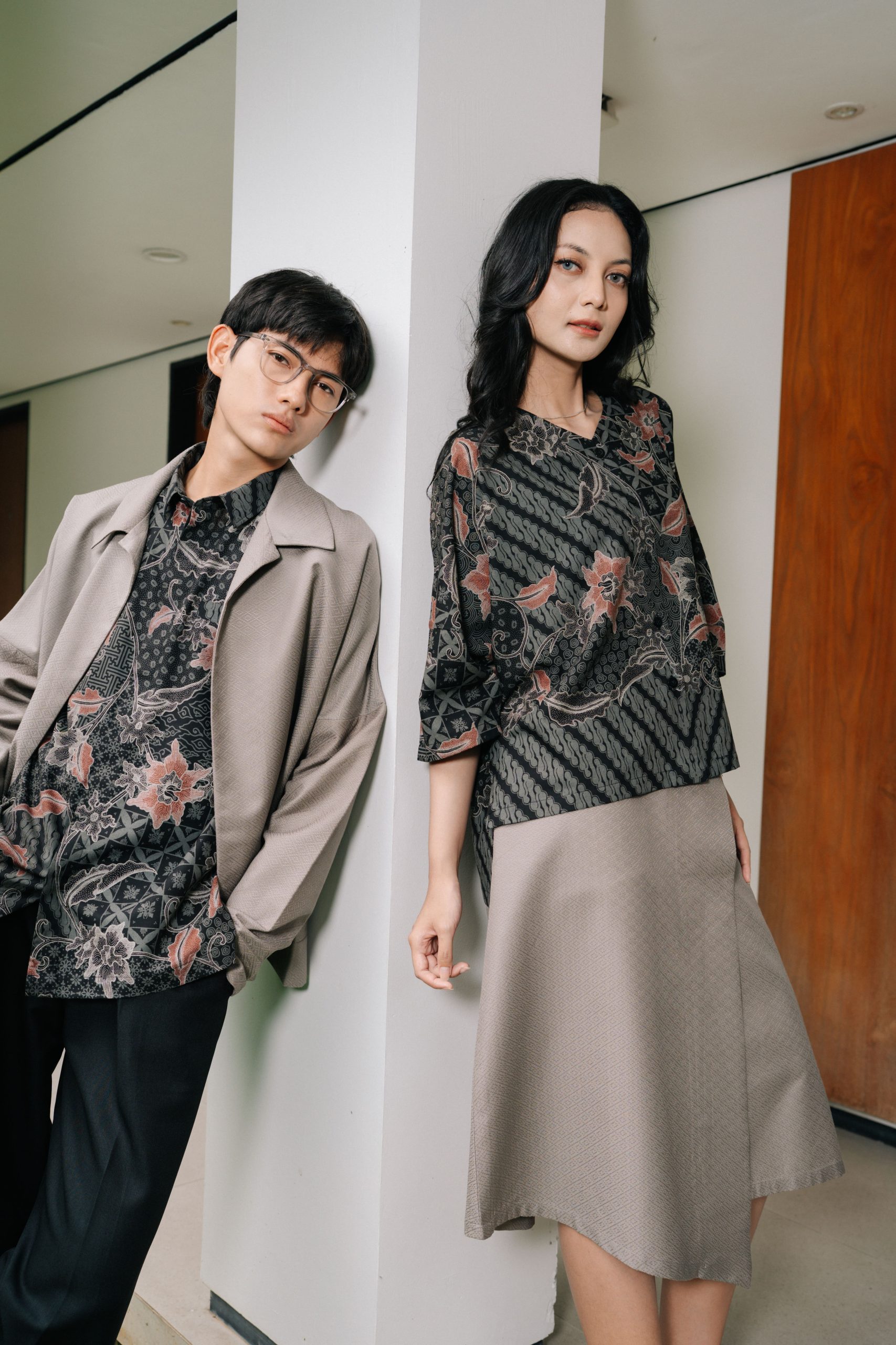 Batik modern monochrome motif diagonal contemporary.