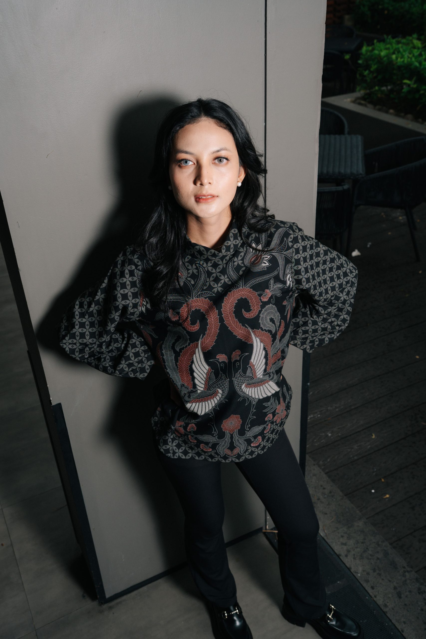 Batik modern monochrome motif diagonal contemporary.