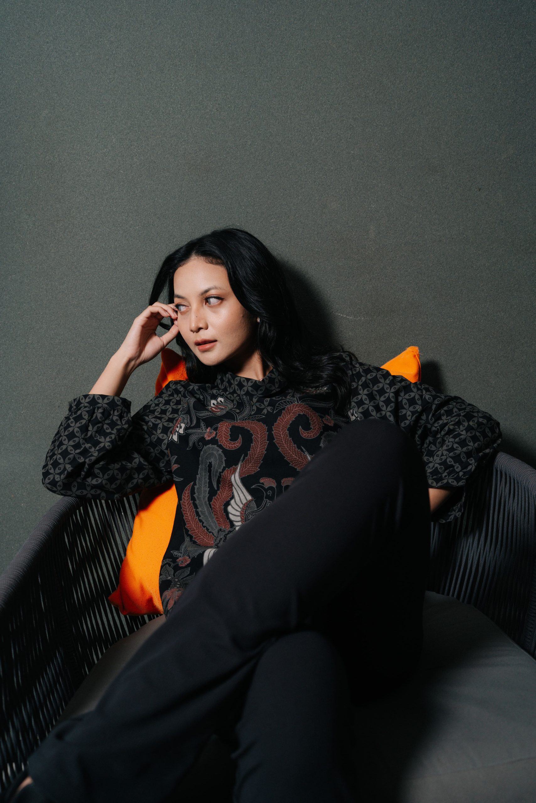 Batik modern monochrome motif diagonal contemporary.