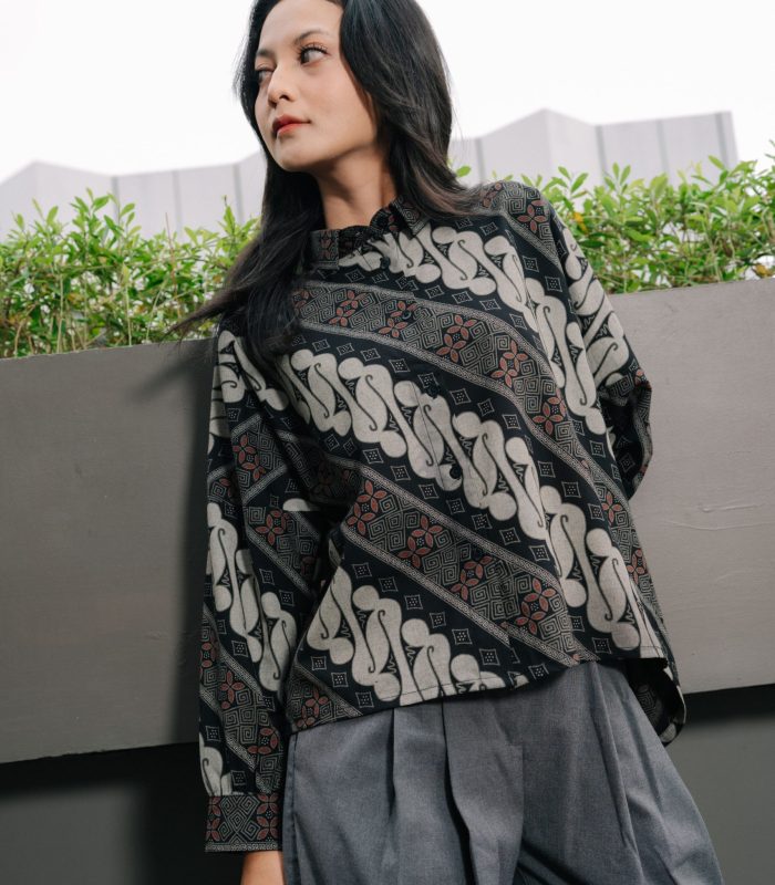 Batik modern monochrome motif diagonal contemporary.